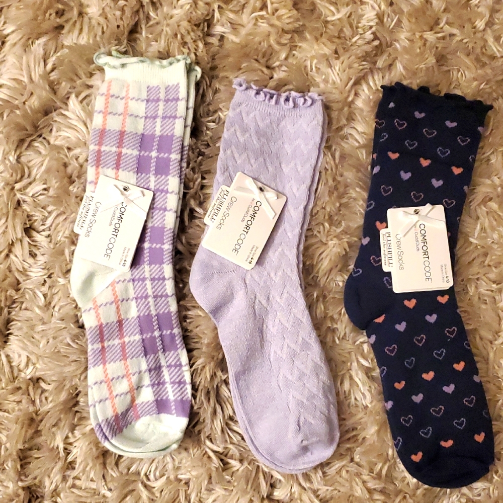 NWT S/O 3 Cuddl Duds Ruffle Crew Socks
